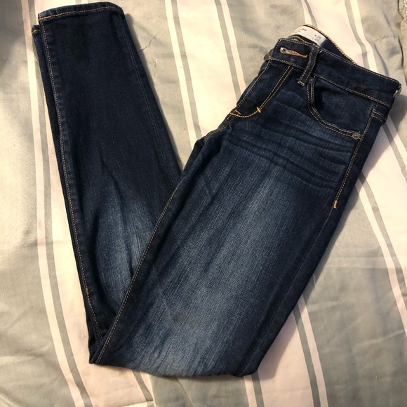 Abercrombie & Fitch Denim - Like New Abercrombie 0S Super Skinny Abercrombie & Fitch Denim - Like New Abercrombie 0S Super Skinny